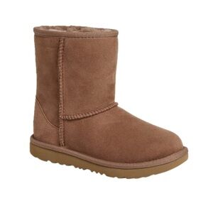 UGG Kids' Classic Short II Shearling Boots Chestnut size 9